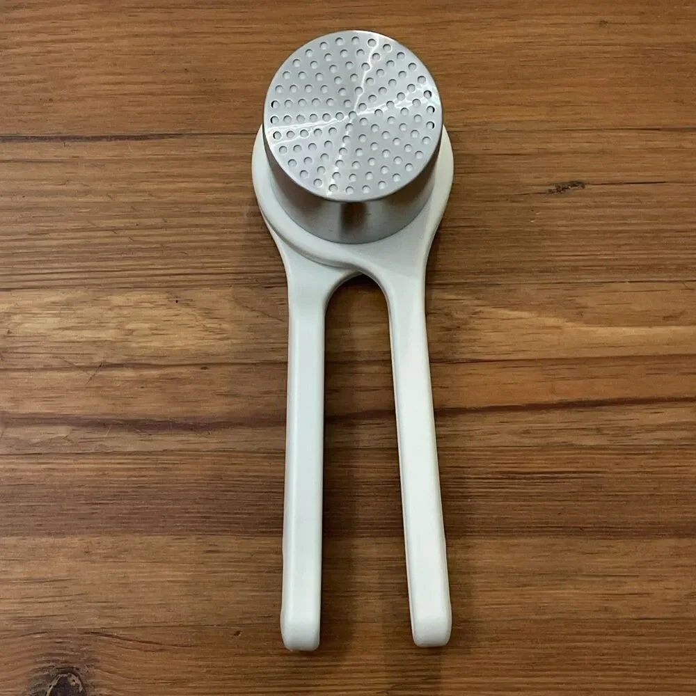 Joseph Joseph Handheld Helix Potato Ricer Masher Stainless Steel Twist - Picture 6 of 8